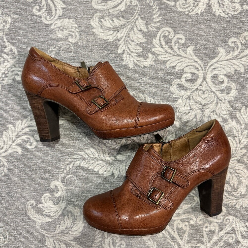 Clarks Artisan Booties Womens Brown Double Buckle Side Zip High Heel Ankle